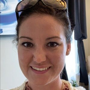 Meet your Posher, Stephanie